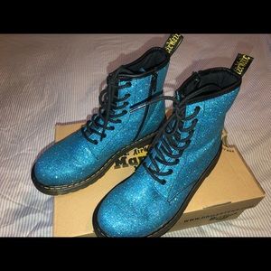 Dr. Martens (Laser Lake Blue Glitter)